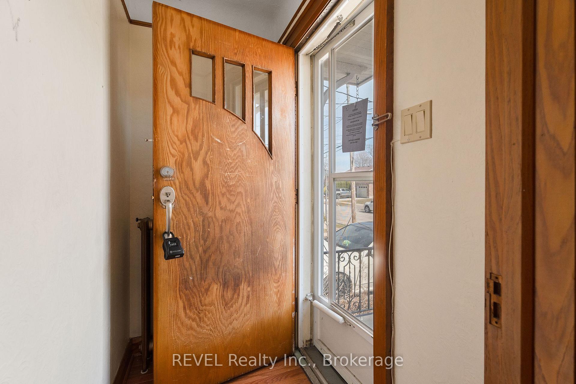 Photo 7 of 31 Fitzgerald Street, St. Catharines, Downtown — HOMEH