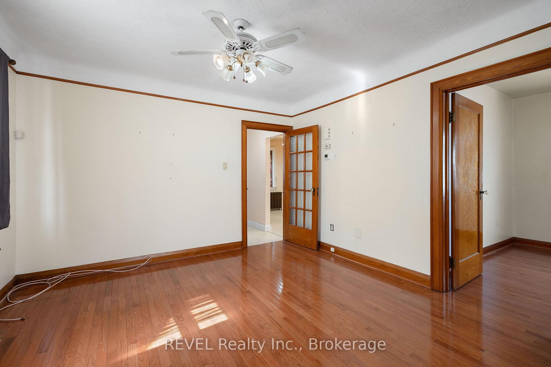 Photo 10 of 31 Fitzgerald Street, St. Catharines, Downtown — HOMEH