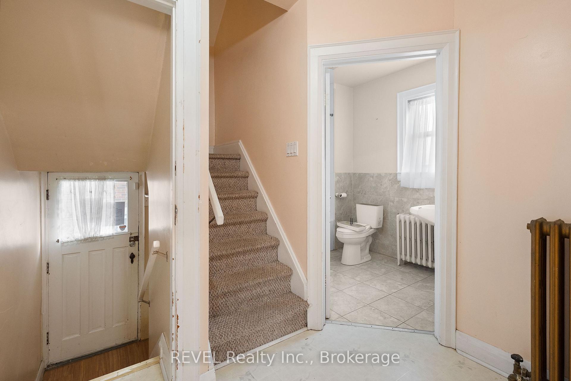 Photo 32 of 31 Fitzgerald Street, St. Catharines, Downtown — HOMEH
