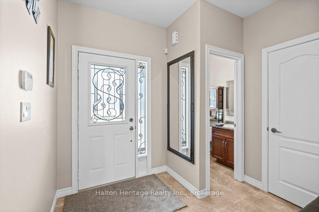 Photo 11 of 72 Garinger Crescent, Hamilton, Binbrook — HOMEH