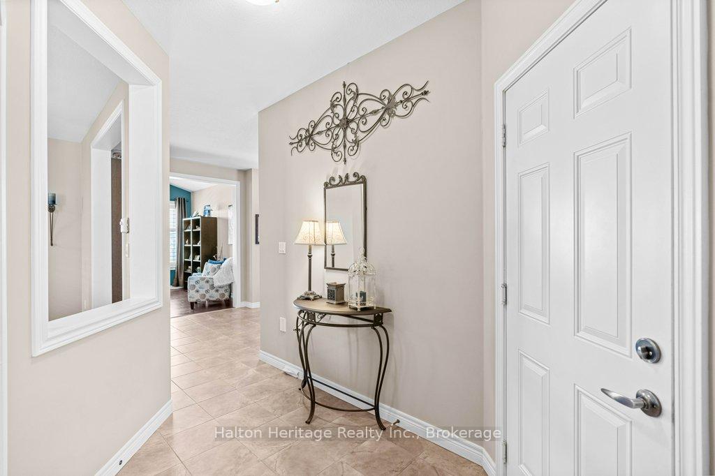 Photo 14 of 72 Garinger Crescent, Hamilton, Binbrook — HOMEH