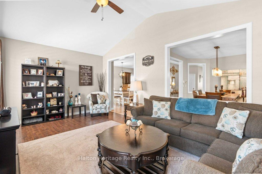 Photo 20 of 72 Garinger Crescent, Hamilton, Binbrook — HOMEH
