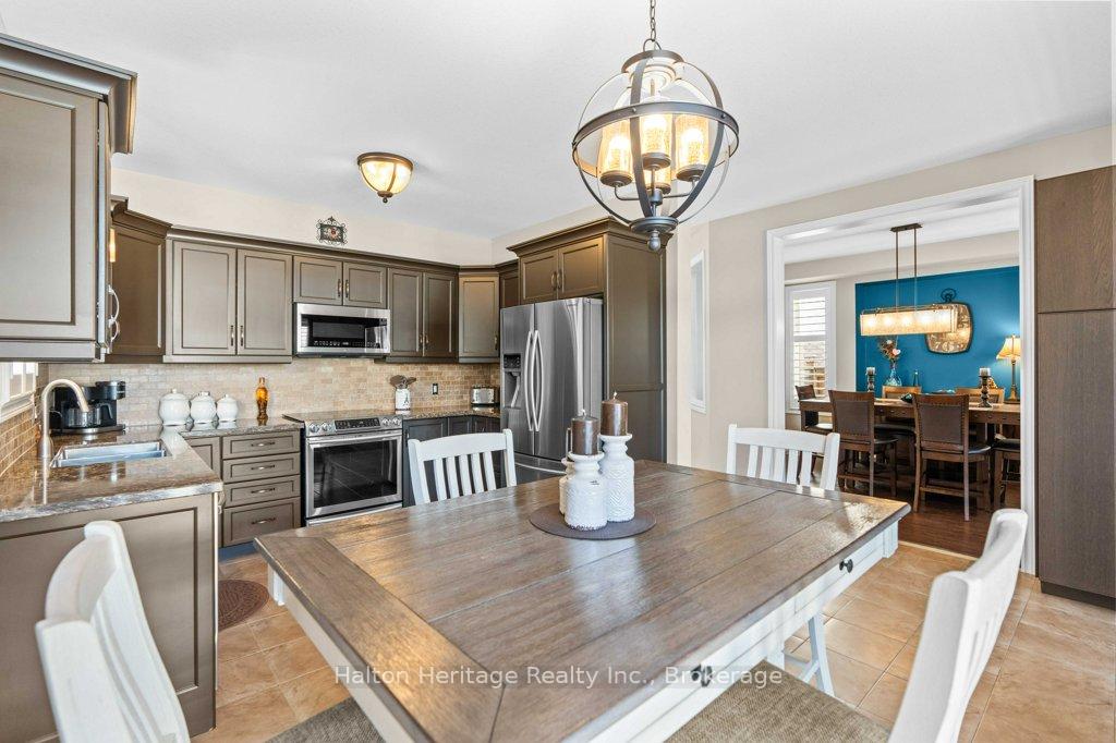 Photo 23 of 72 Garinger Crescent, Hamilton, Binbrook — HOMEH
