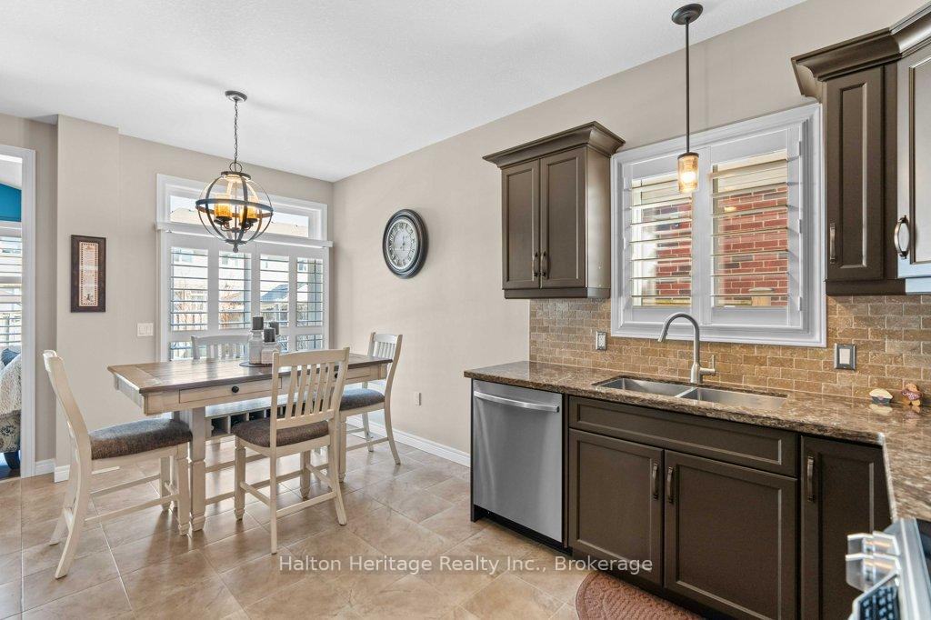 Photo 28 of 72 Garinger Crescent, Hamilton, Binbrook — HOMEH