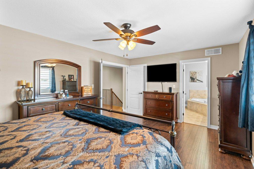 Photo 32 of 72 Garinger Crescent, Hamilton, Binbrook — HOMEH