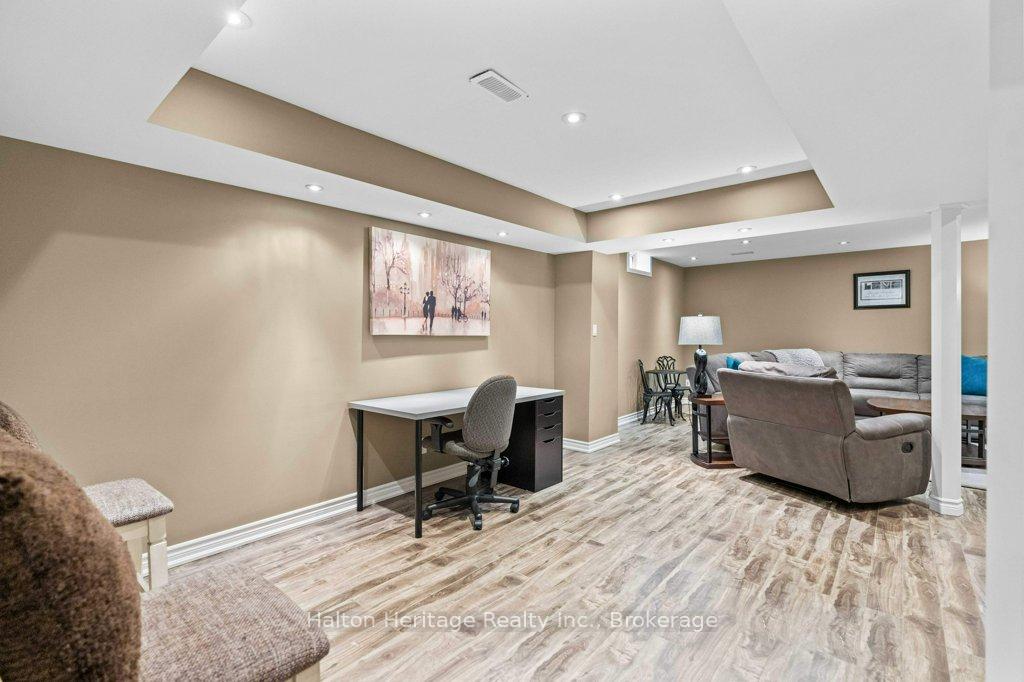 Photo 39 of 72 Garinger Crescent, Hamilton, Binbrook — HOMEH