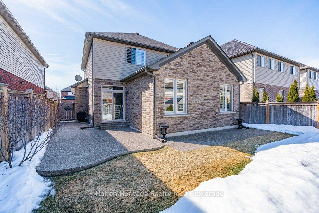 Photo 47 of 72 Garinger Crescent, Hamilton, Binbrook — HOMEH