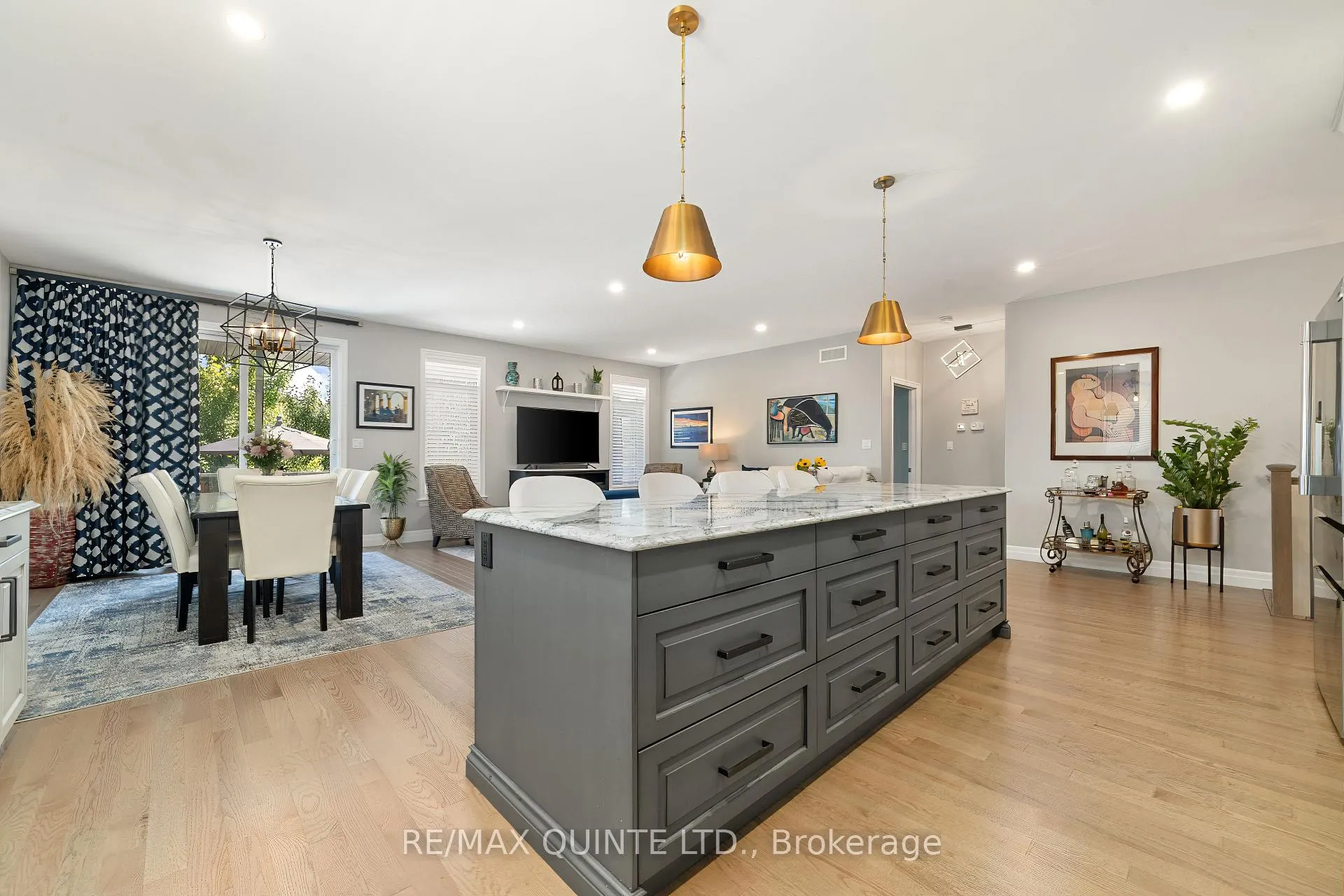 Photo 10 of 25 Wims Way, Belleville, Thurlow Ward — HOMEH