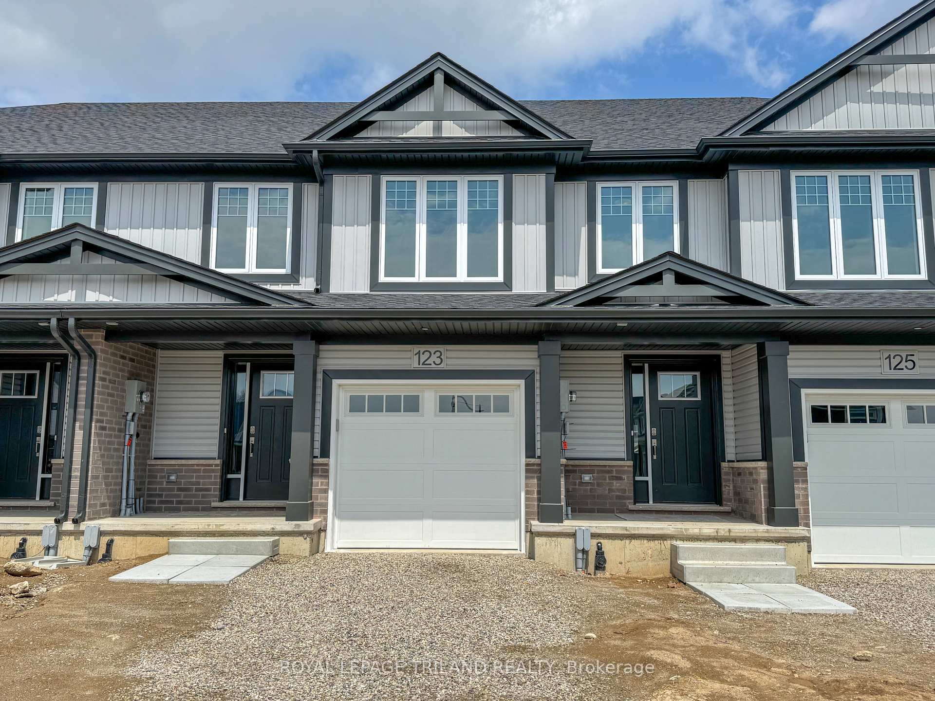 Photo 1 of 123 Empire Parkway, St. Thomas — HOMEH