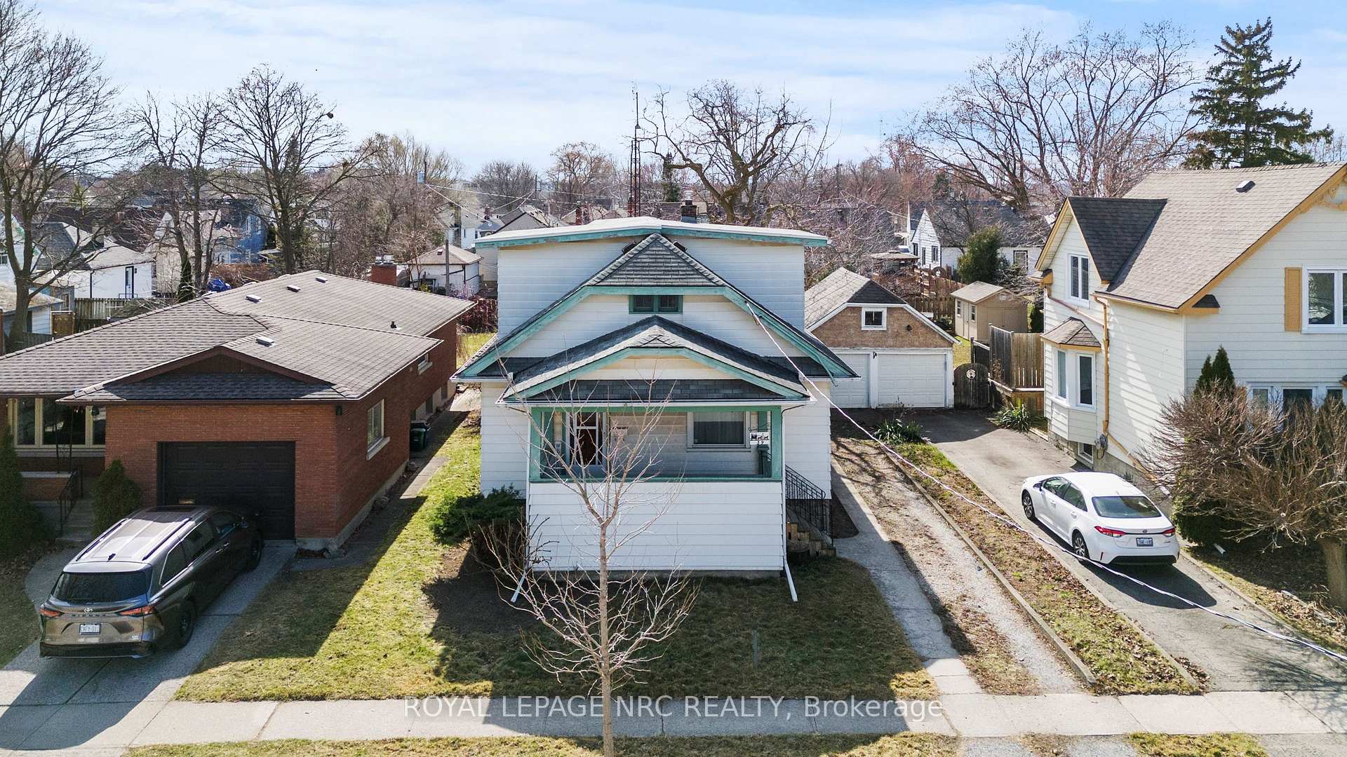 Photo 3 of 39 Dexter Street, St. Catharines, Ridley — HOMEH