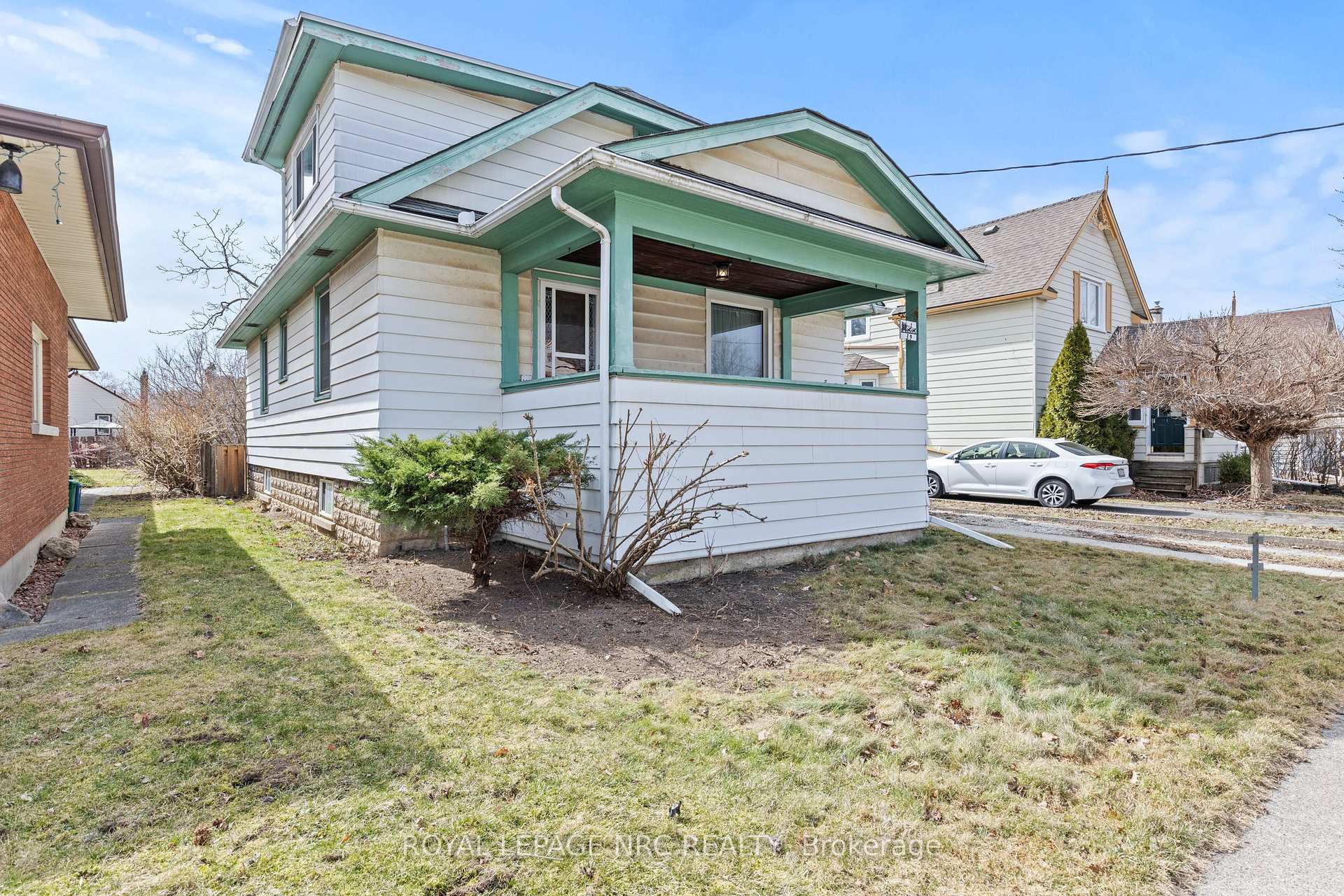 Photo 5 of 39 Dexter Street, St. Catharines, Ridley — HOMEH