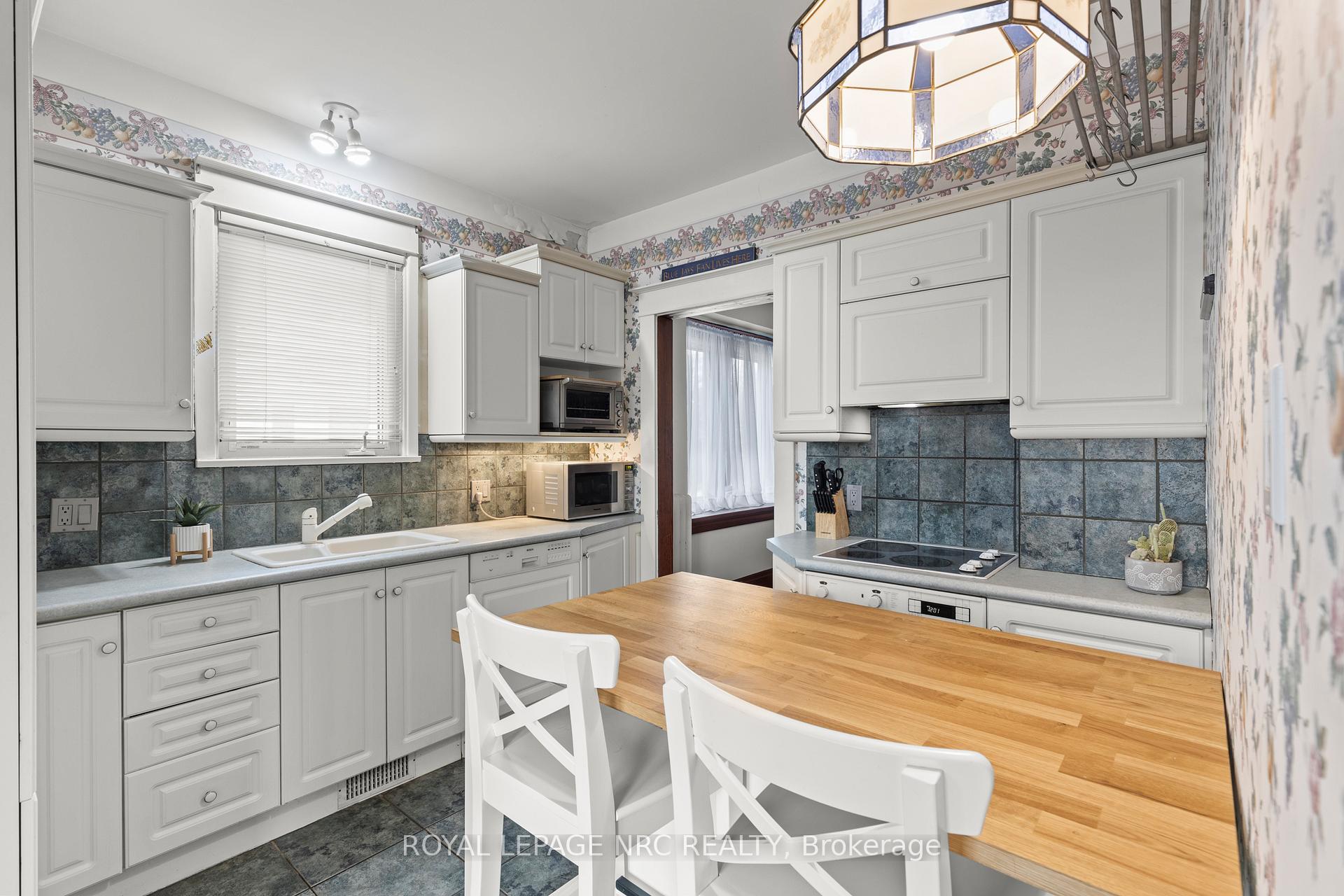 Photo 16 of 39 Dexter Street, St. Catharines, Ridley — HOMEH