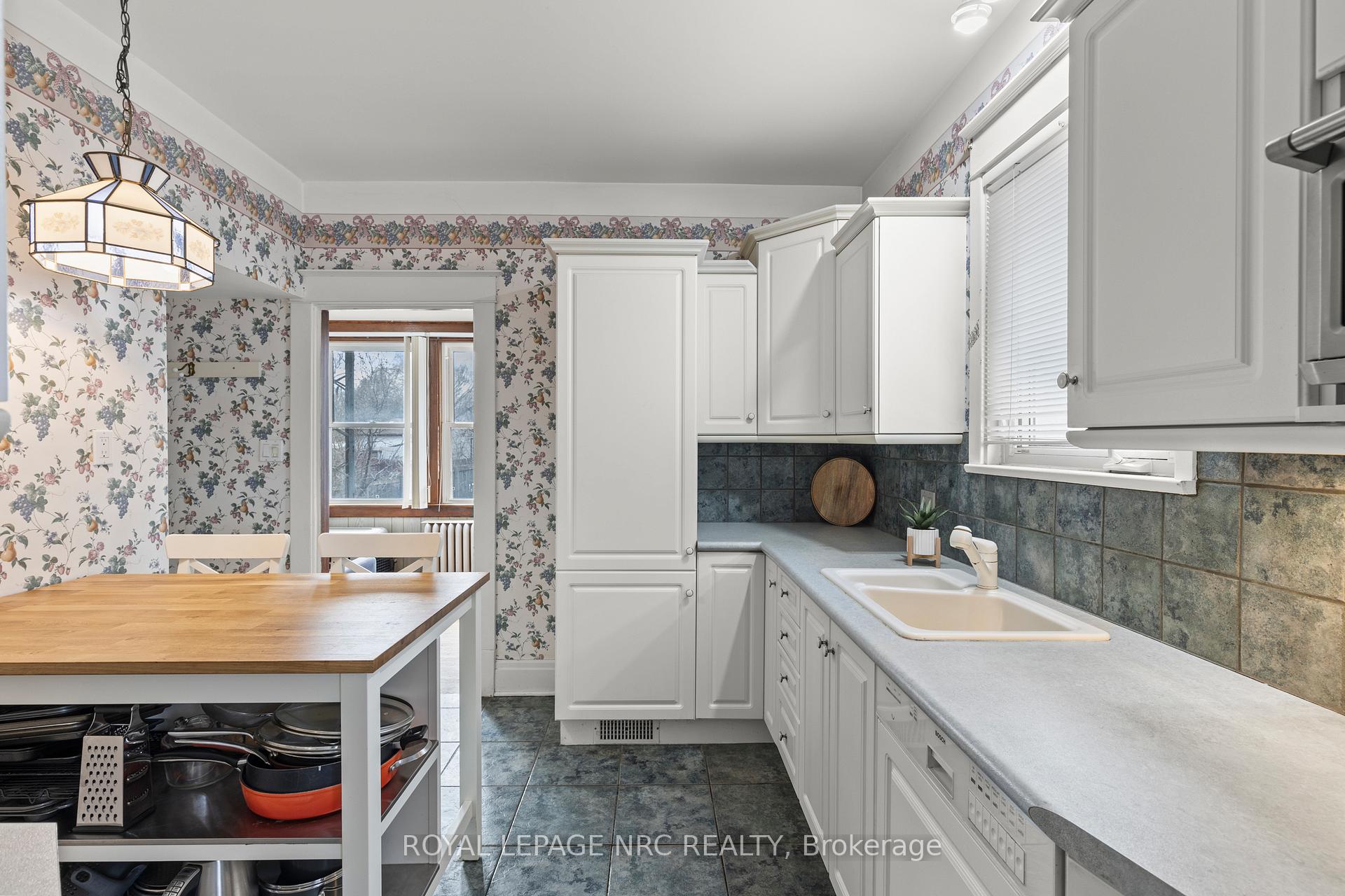 Photo 18 of 39 Dexter Street, St. Catharines, Ridley — HOMEH