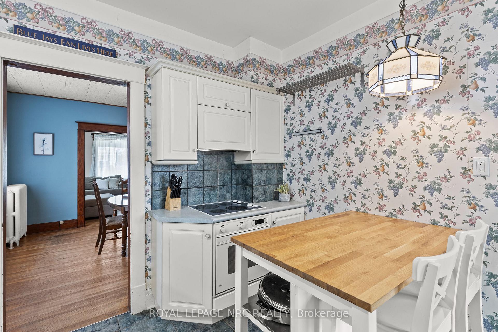 Photo 19 of 39 Dexter Street, St. Catharines, Ridley — HOMEH