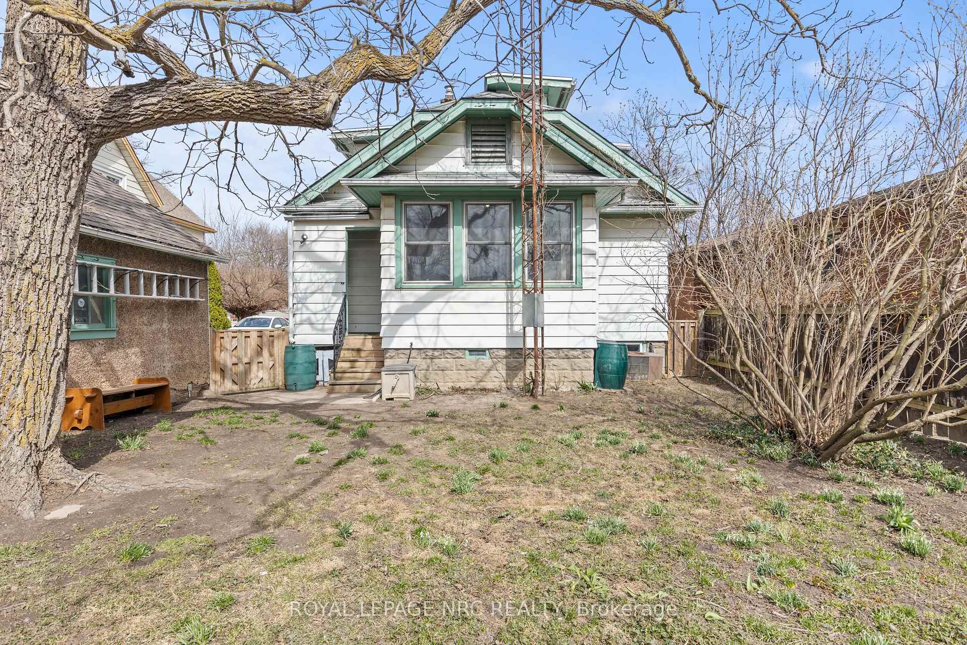 Photo 33 of 39 Dexter Street, St. Catharines, Ridley — HOMEH