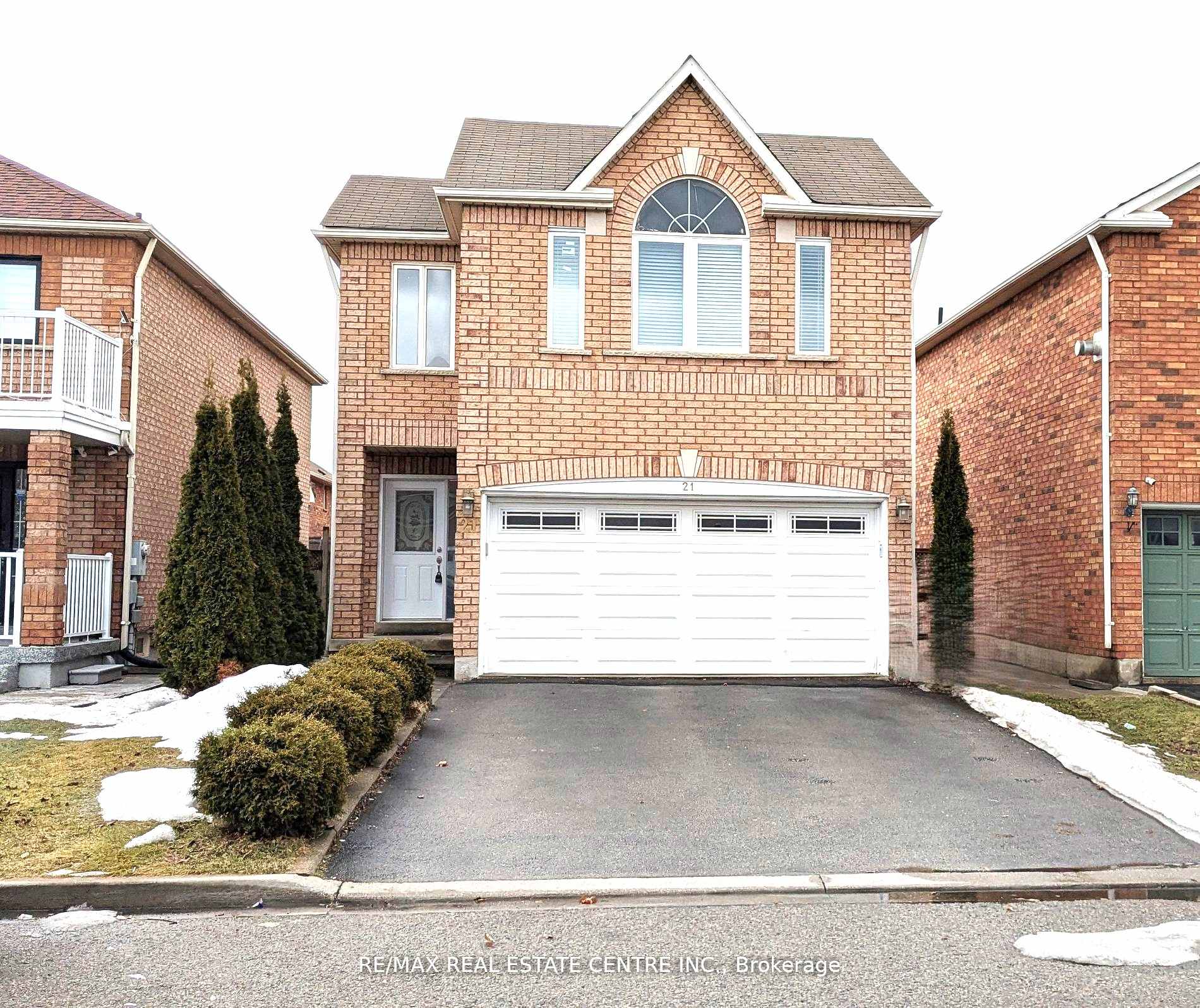 Front of 21 Summerdale Crescent