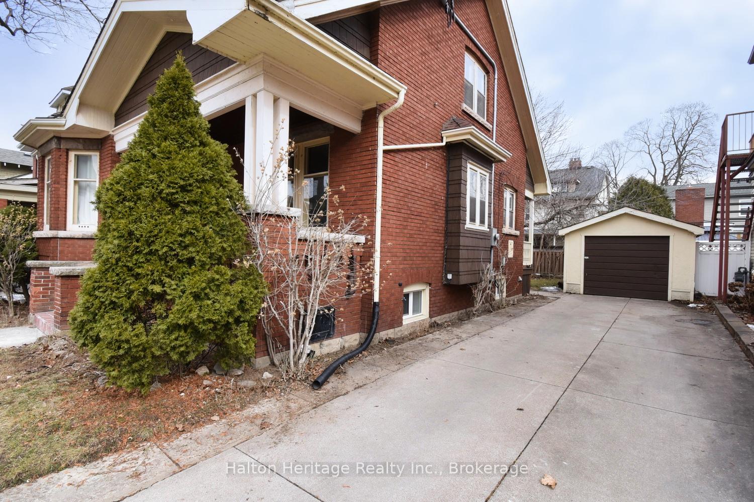 Photo 2 of 129 Eastbourne Avenue, Hamilton, St. Clair — HOMEH
