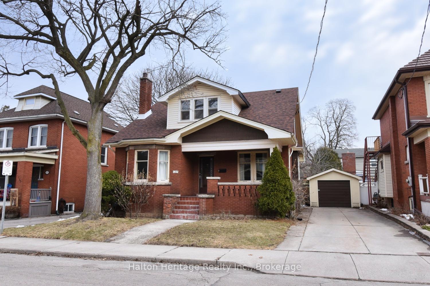 Photo 4 of 129 Eastbourne Avenue, Hamilton, St. Clair — HOMEH