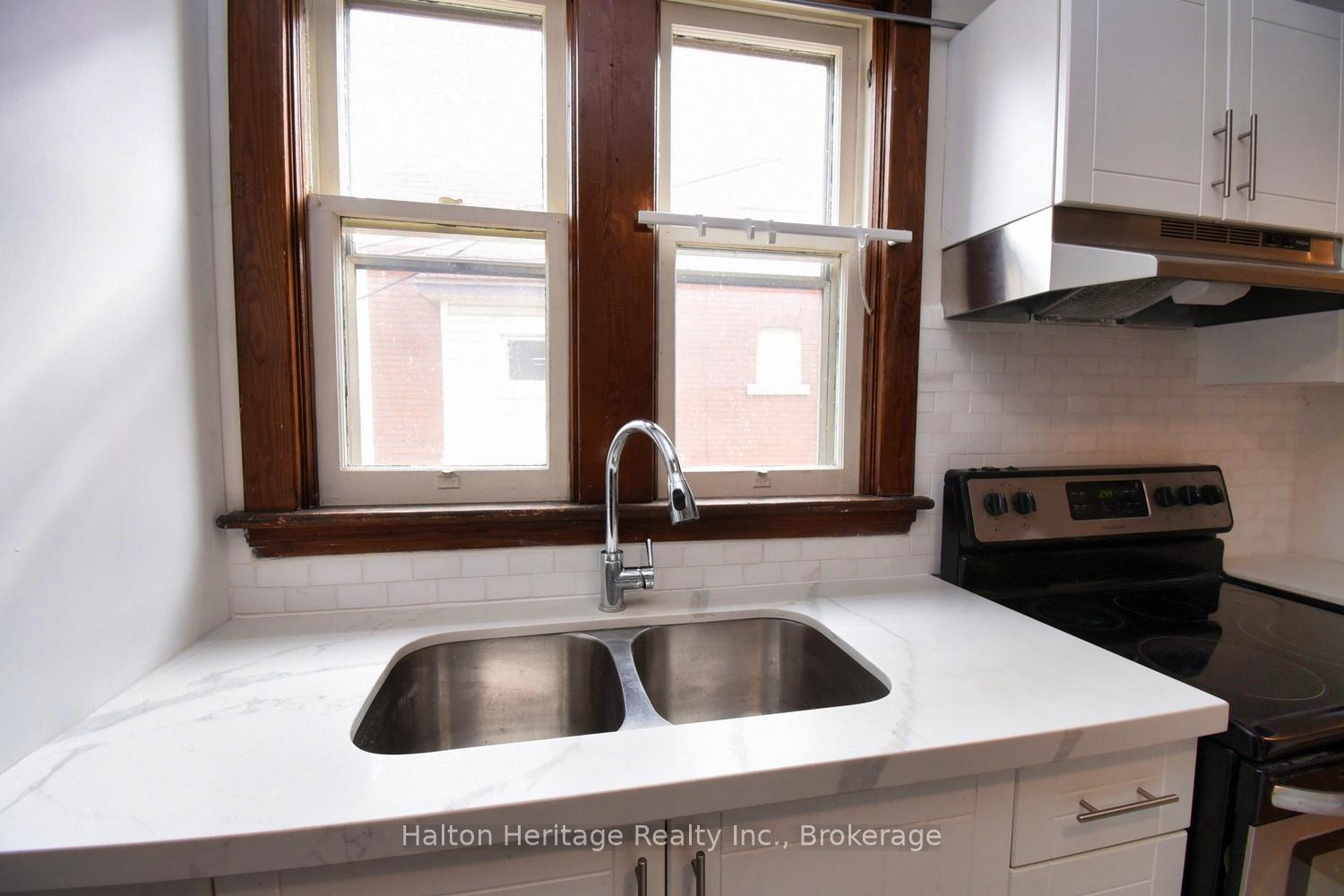Photo 17 of 129 Eastbourne Avenue, Hamilton, St. Clair — HOMEH