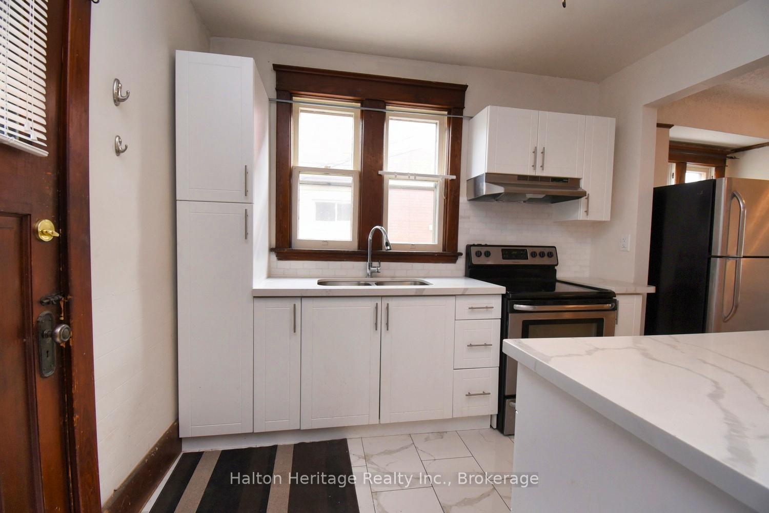 Photo 18 of 129 Eastbourne Avenue, Hamilton, St. Clair — HOMEH