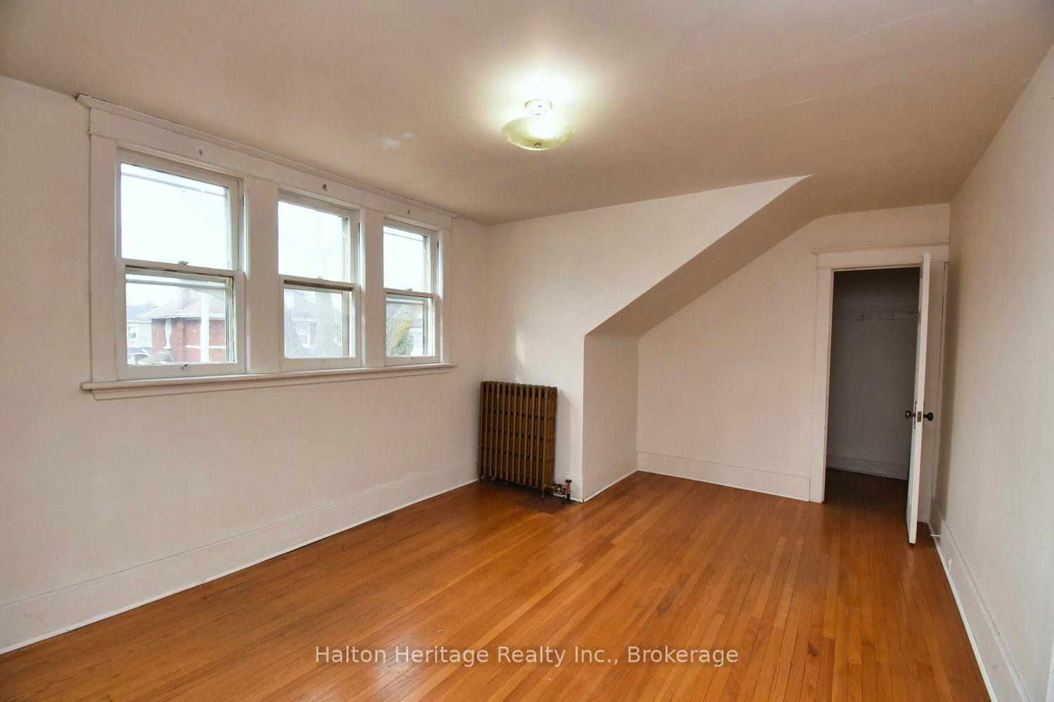 Photo 23 of 129 Eastbourne Avenue, Hamilton, St. Clair — HOMEH