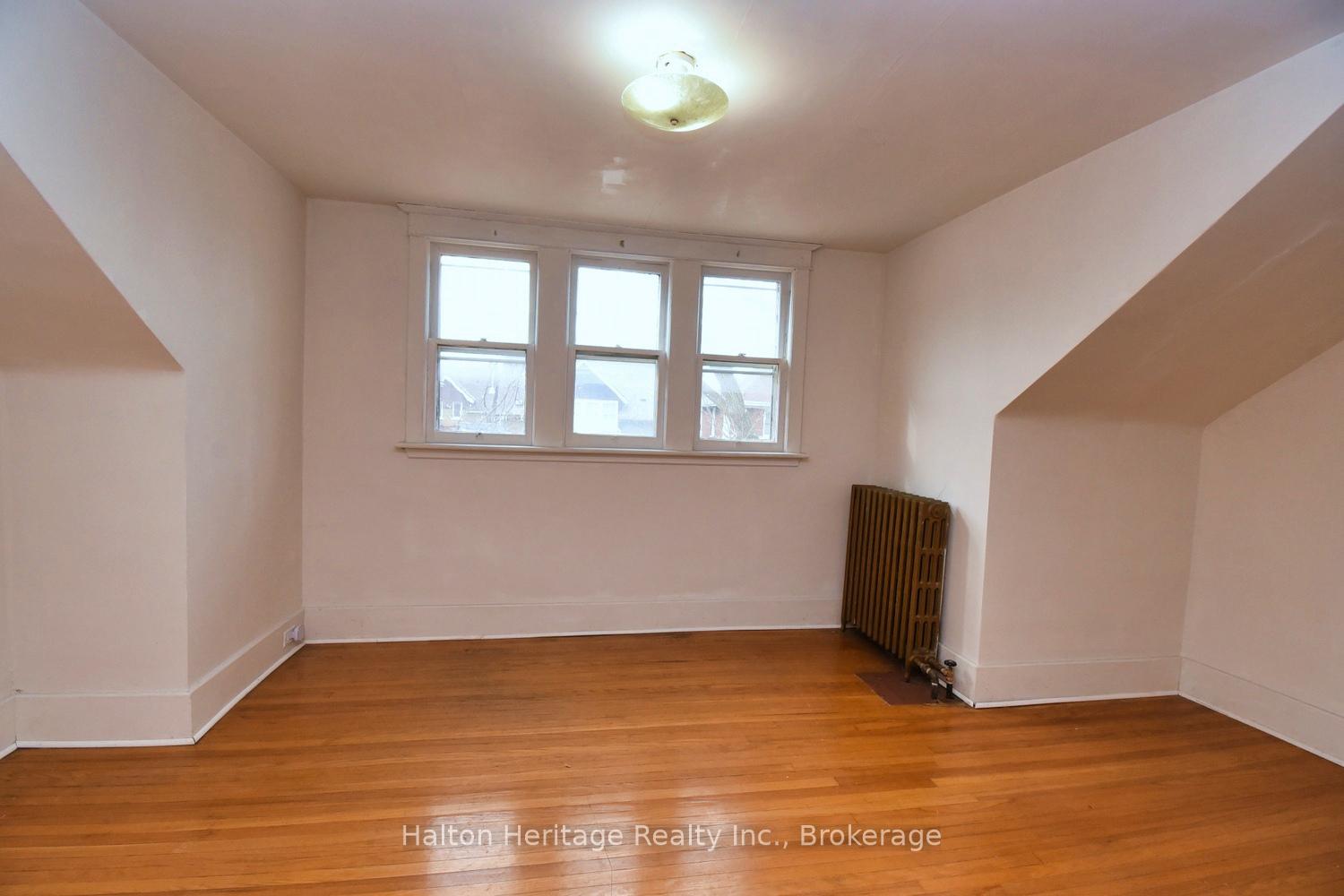 Photo 24 of 129 Eastbourne Avenue, Hamilton, St. Clair — HOMEH