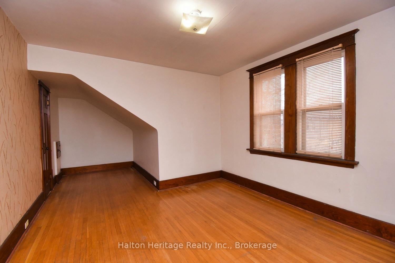 Photo 26 of 129 Eastbourne Avenue, Hamilton, St. Clair — HOMEH
