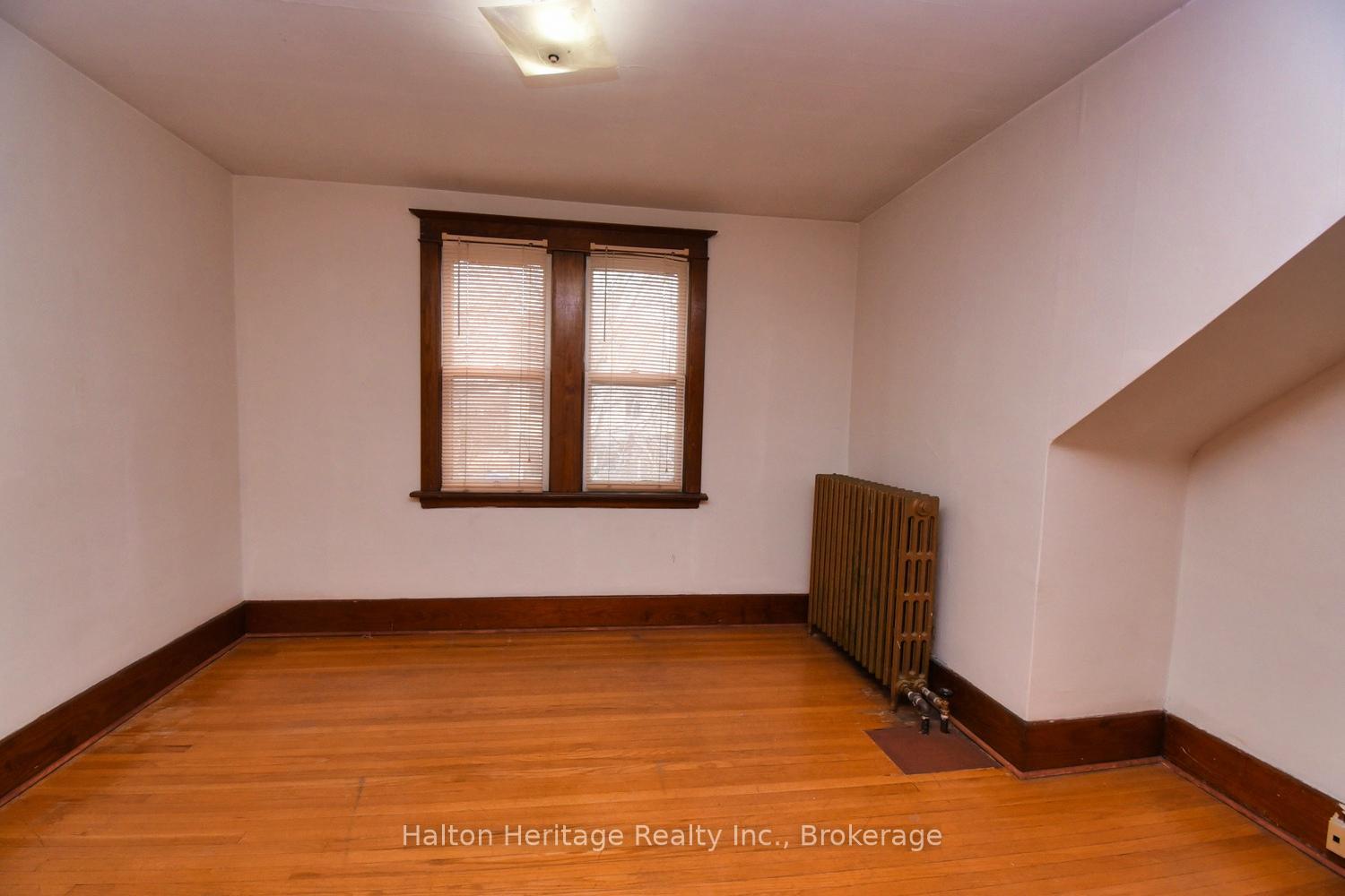 Photo 27 of 129 Eastbourne Avenue, Hamilton, St. Clair — HOMEH