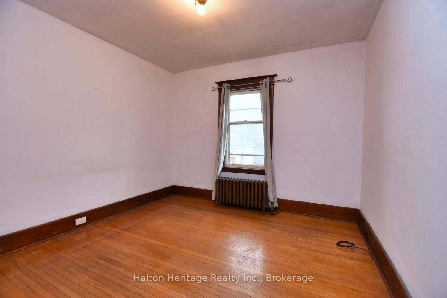 Photo 28 of 129 Eastbourne Avenue, Hamilton, St. Clair — HOMEH
