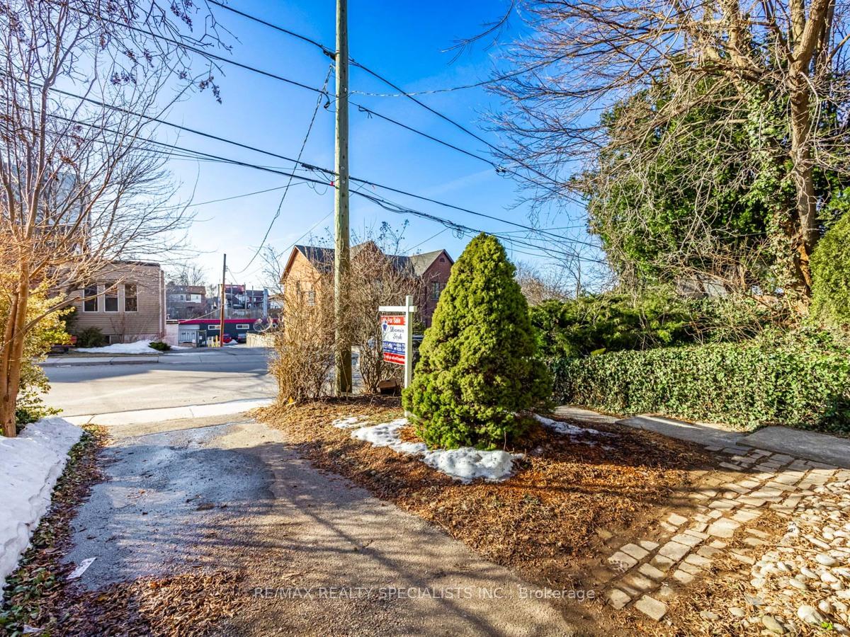 Photo 4 of 166 Hess Street N, Hamilton, Strathcona — HOMEH