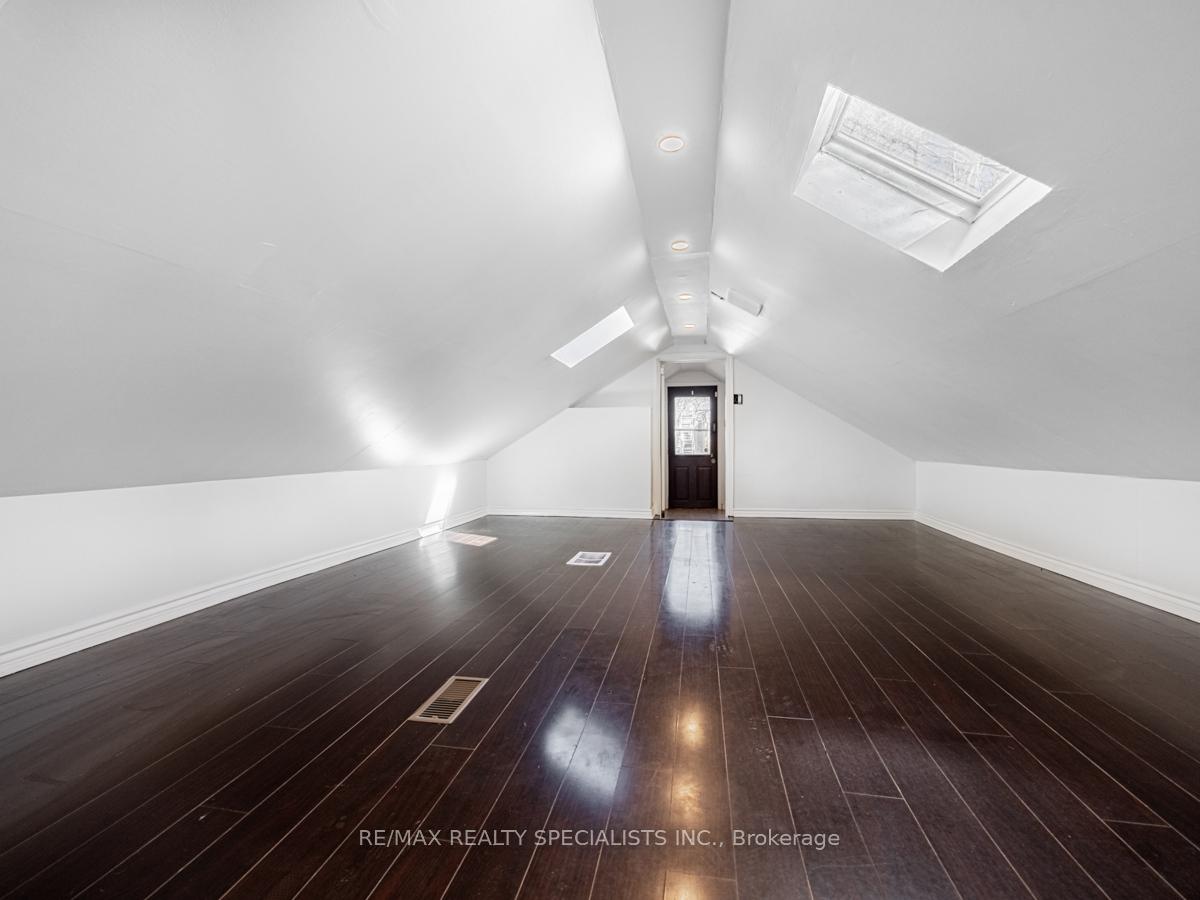 Photo 23 of 166 Hess Street N, Hamilton, Strathcona — HOMEH