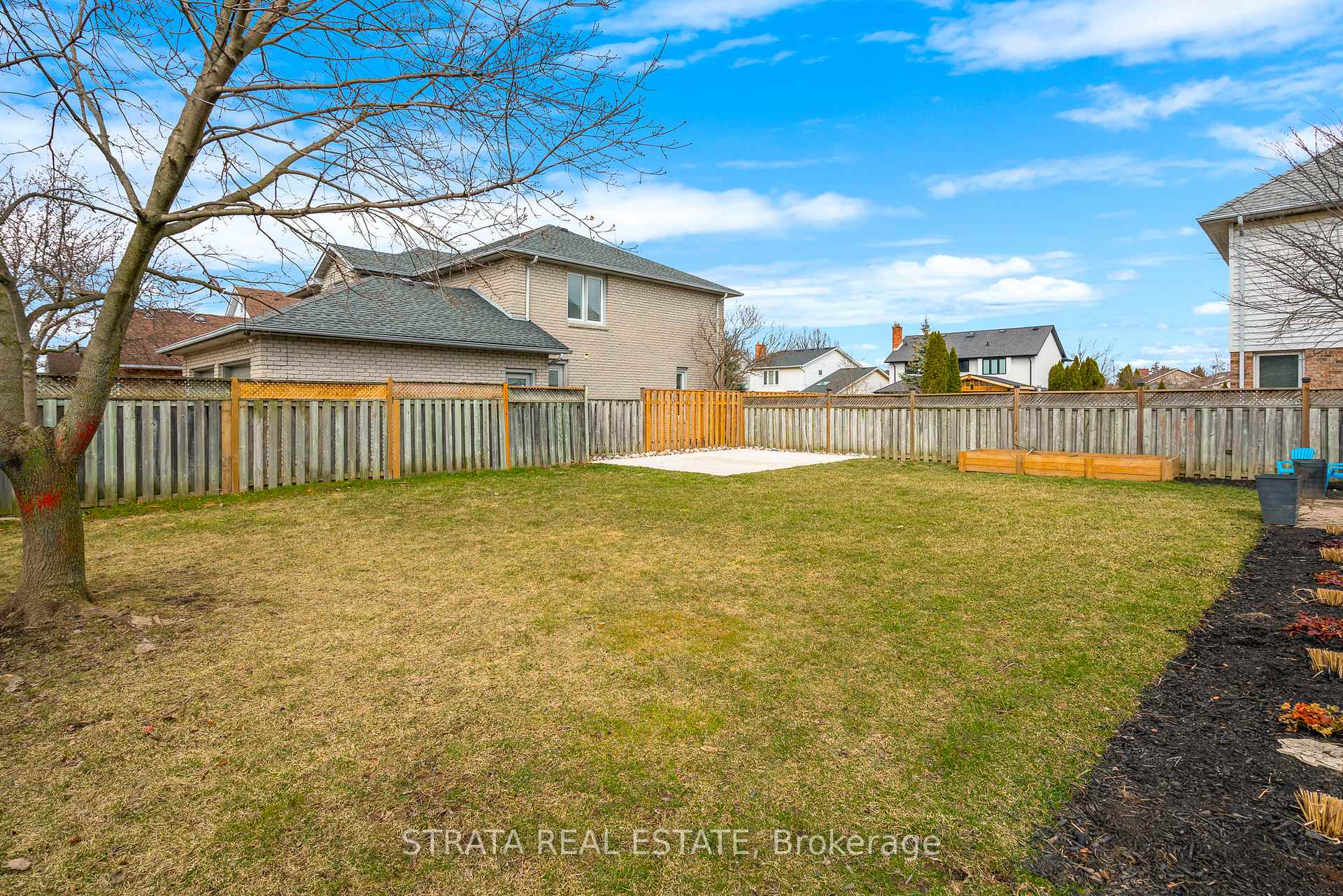 Photo 6 of 49 Fairhaven Drive, St. Catharines, Grapeview — HOMEH