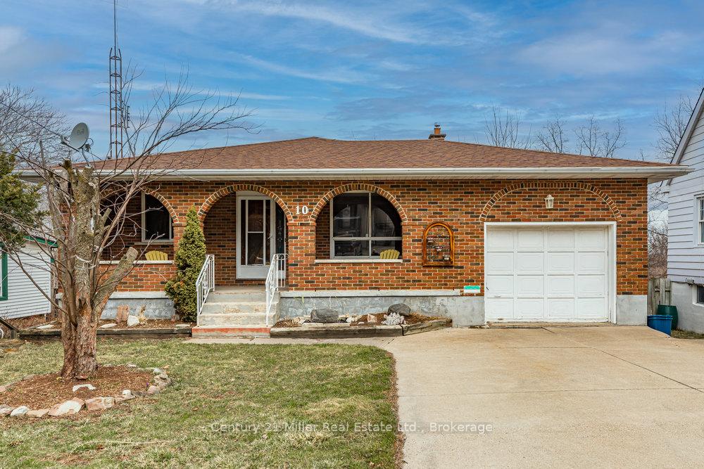 Front of 10 Dundas Crescent