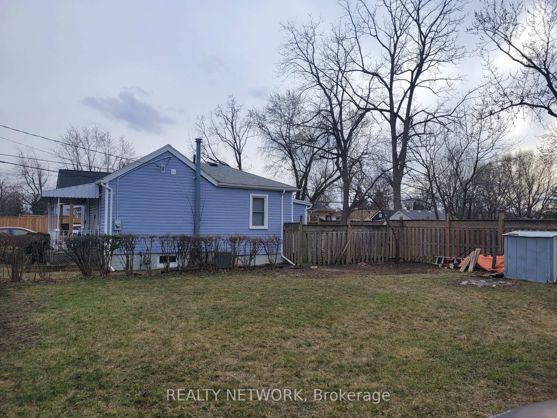 Photo 2 of 24 Bloomfield Avenue, St. Catharines, Secord Woods — HOMEH