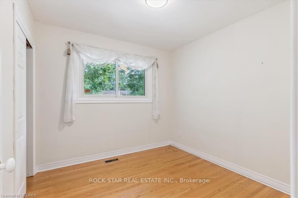 Photo 9 of 28 Valerie Drive, St. Catharines, Glendale/Glenridge — HOMEH