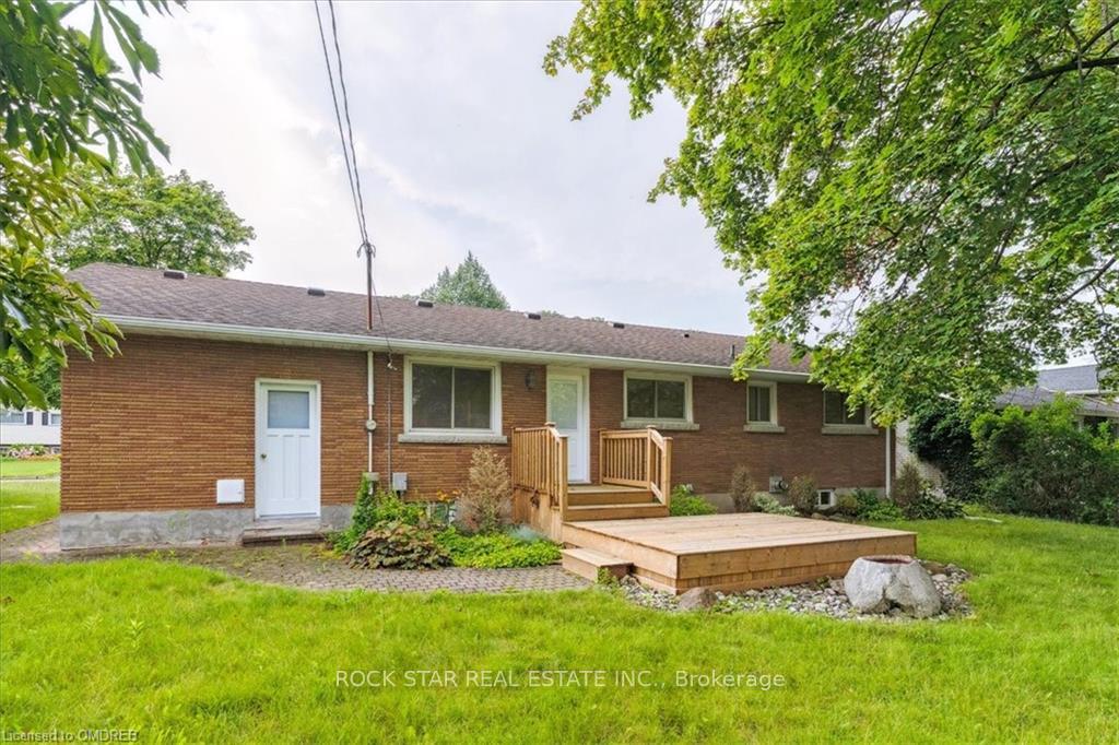 Photo 18 of 28 Valerie Drive, St. Catharines, Glendale/Glenridge — HOMEH