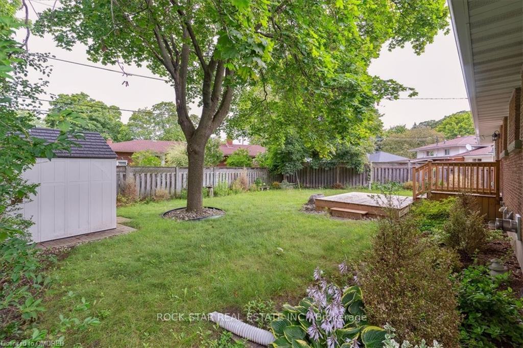 Photo 19 of 28 Valerie Drive, St. Catharines, Glendale/Glenridge — HOMEH