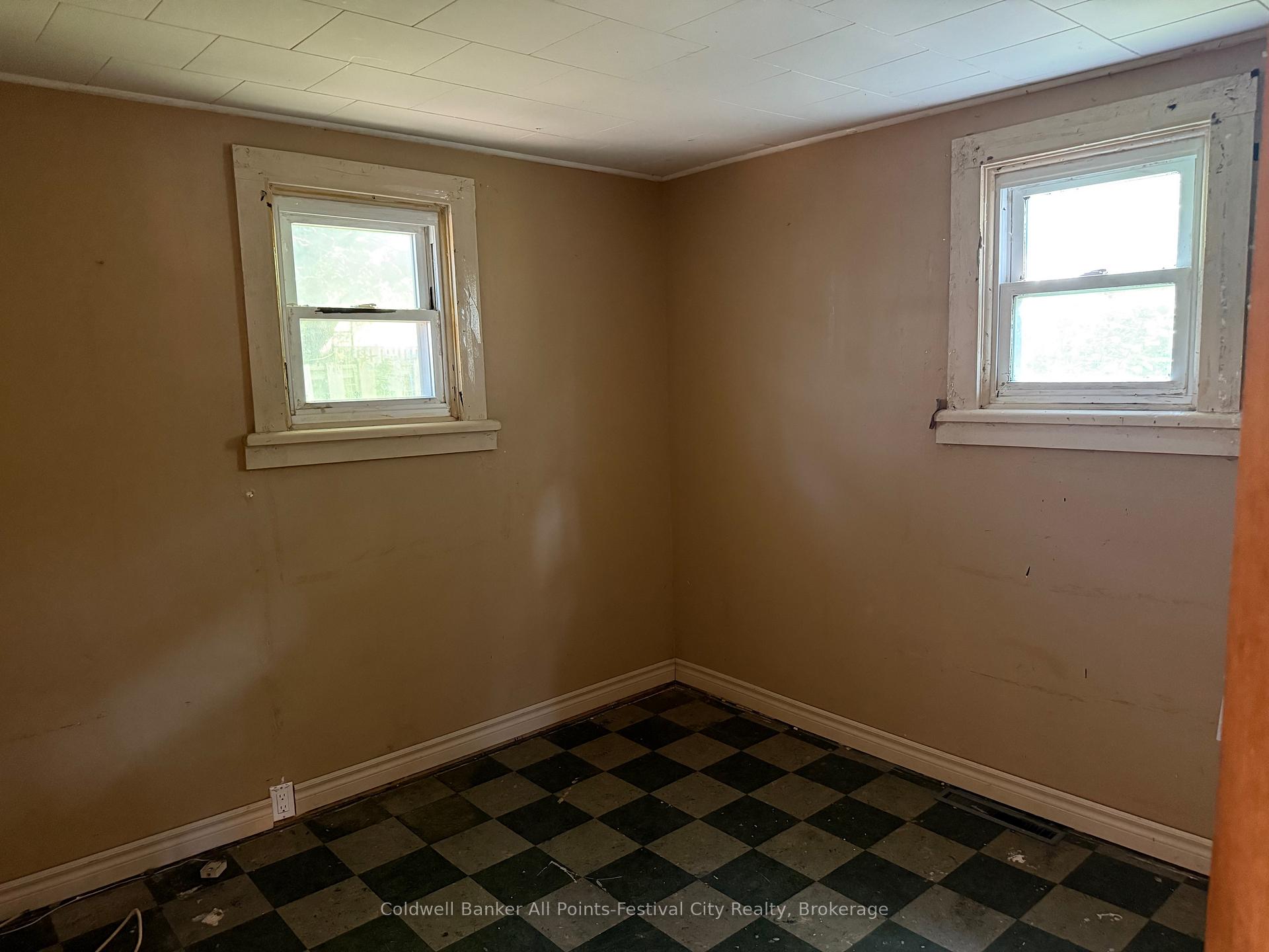 Photo 4 of 9 Blake Street E, Goderich, Goderich (Town) — HOMEH