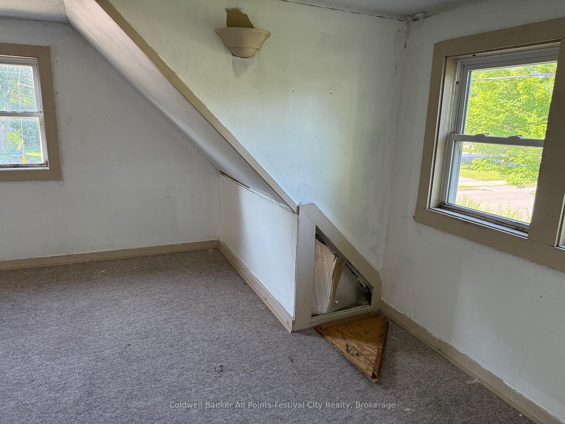 Photo 12 of 9 Blake Street E, Goderich, Goderich (Town) — HOMEH