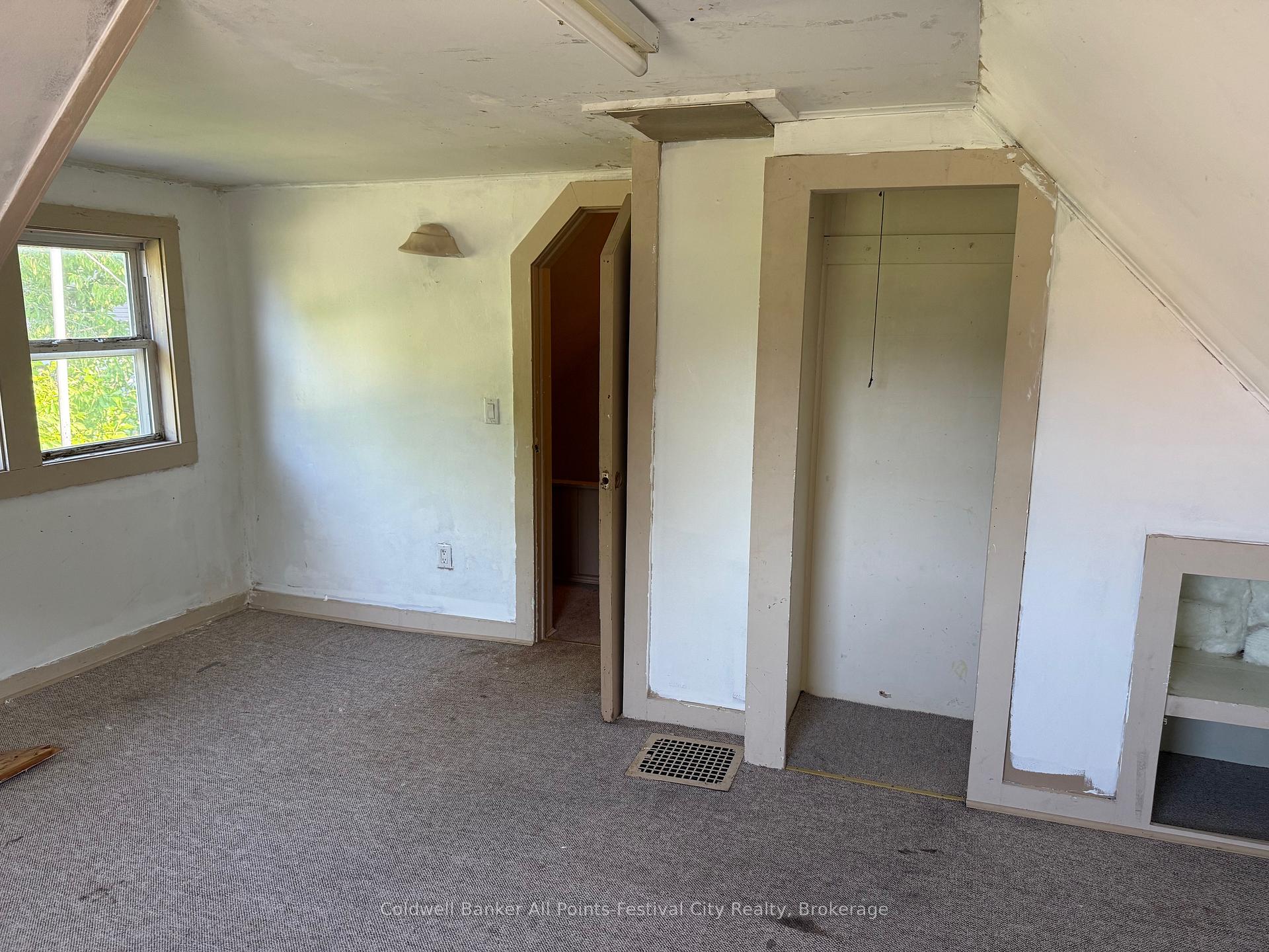 Photo 13 of 9 Blake Street E, Goderich, Goderich (Town) — HOMEH