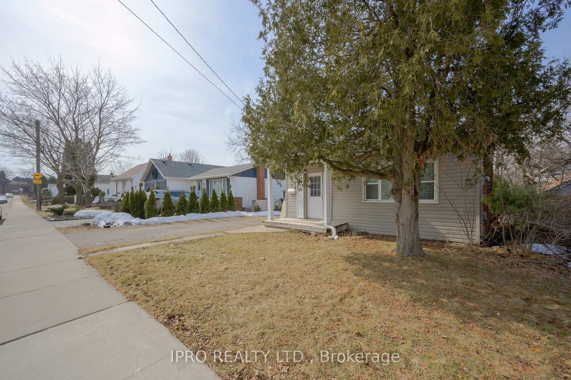 Photo 4 of 238 West 19th Street, Hamilton, Buchanan — HOMEH