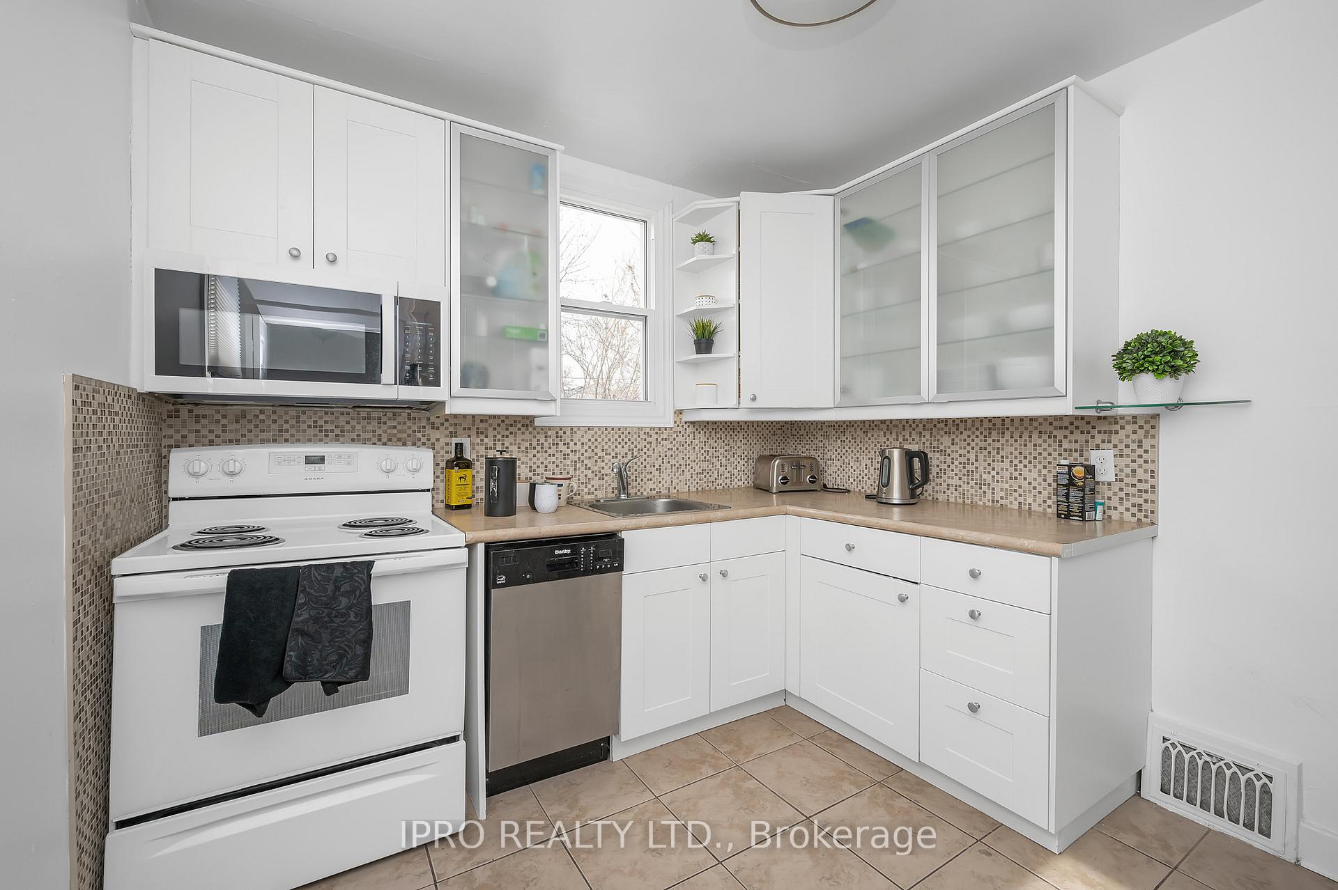 Photo 13 of 238 West 19th Street, Hamilton, Buchanan — HOMEH