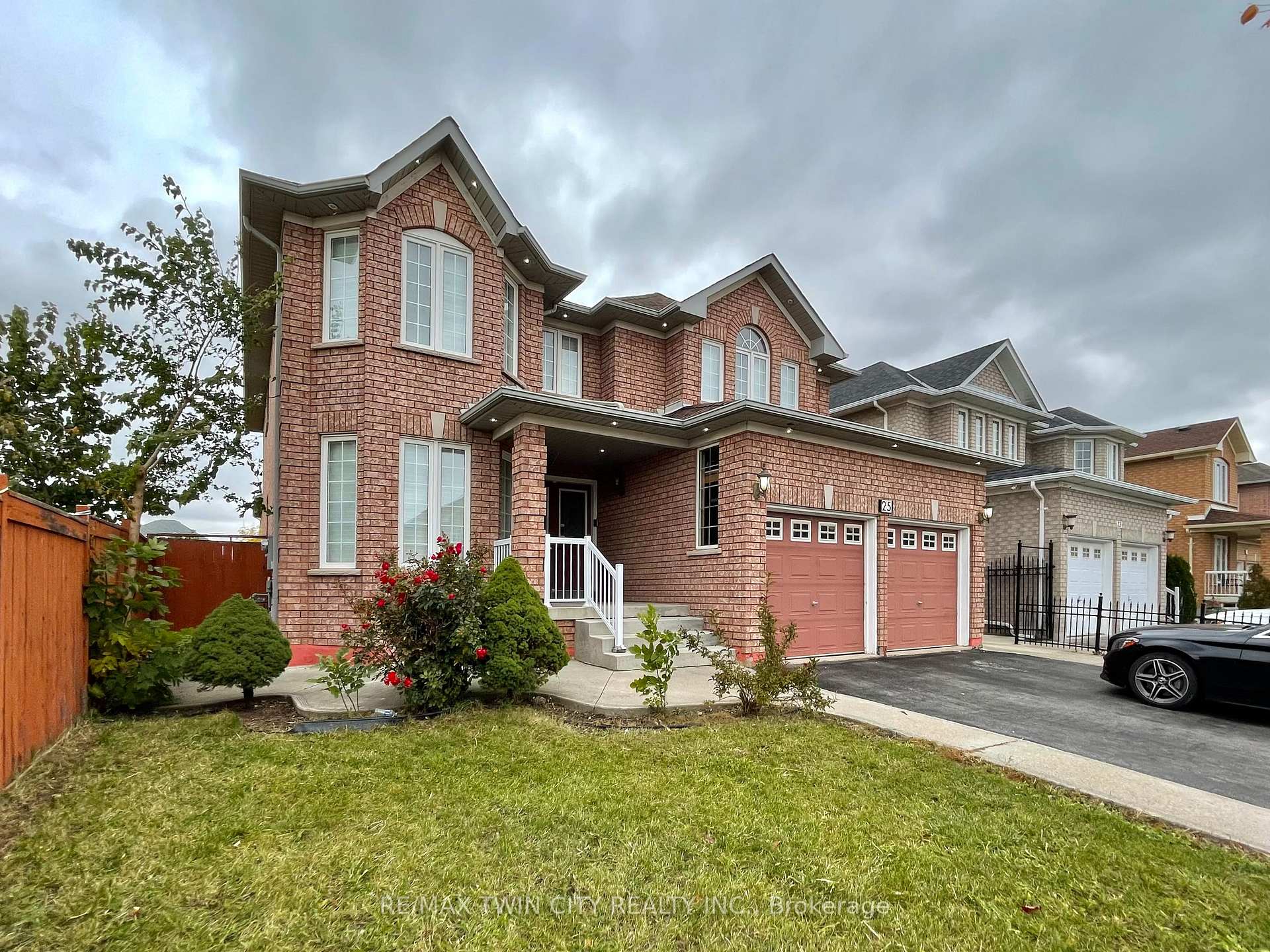Front of Unit UPPER, 25 Giza Crescent