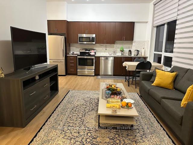 Photo 6 of Unit PH6, 7171 Yonge Street, Markham, Grandview — HOMEH