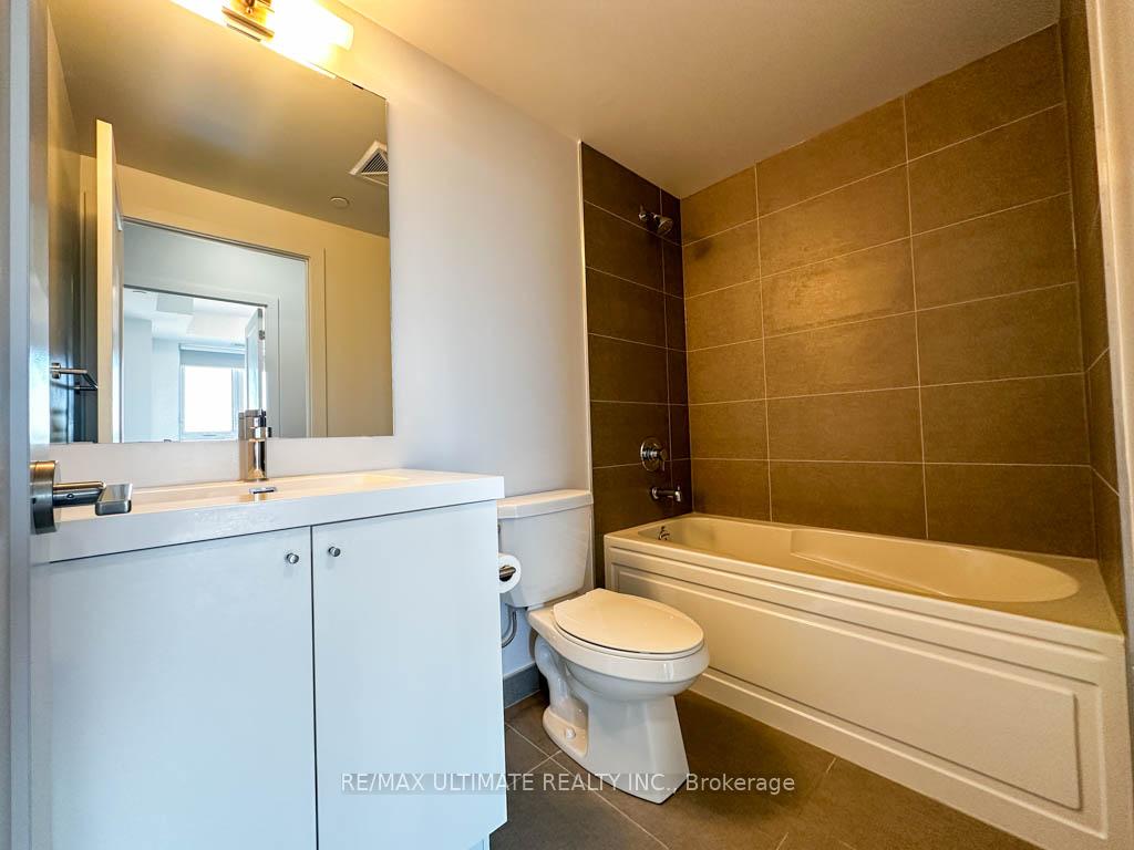 Photo 17 of Unit 2104, 2550 Simcoe Street N, Oshawa, Windfields — HOMEH