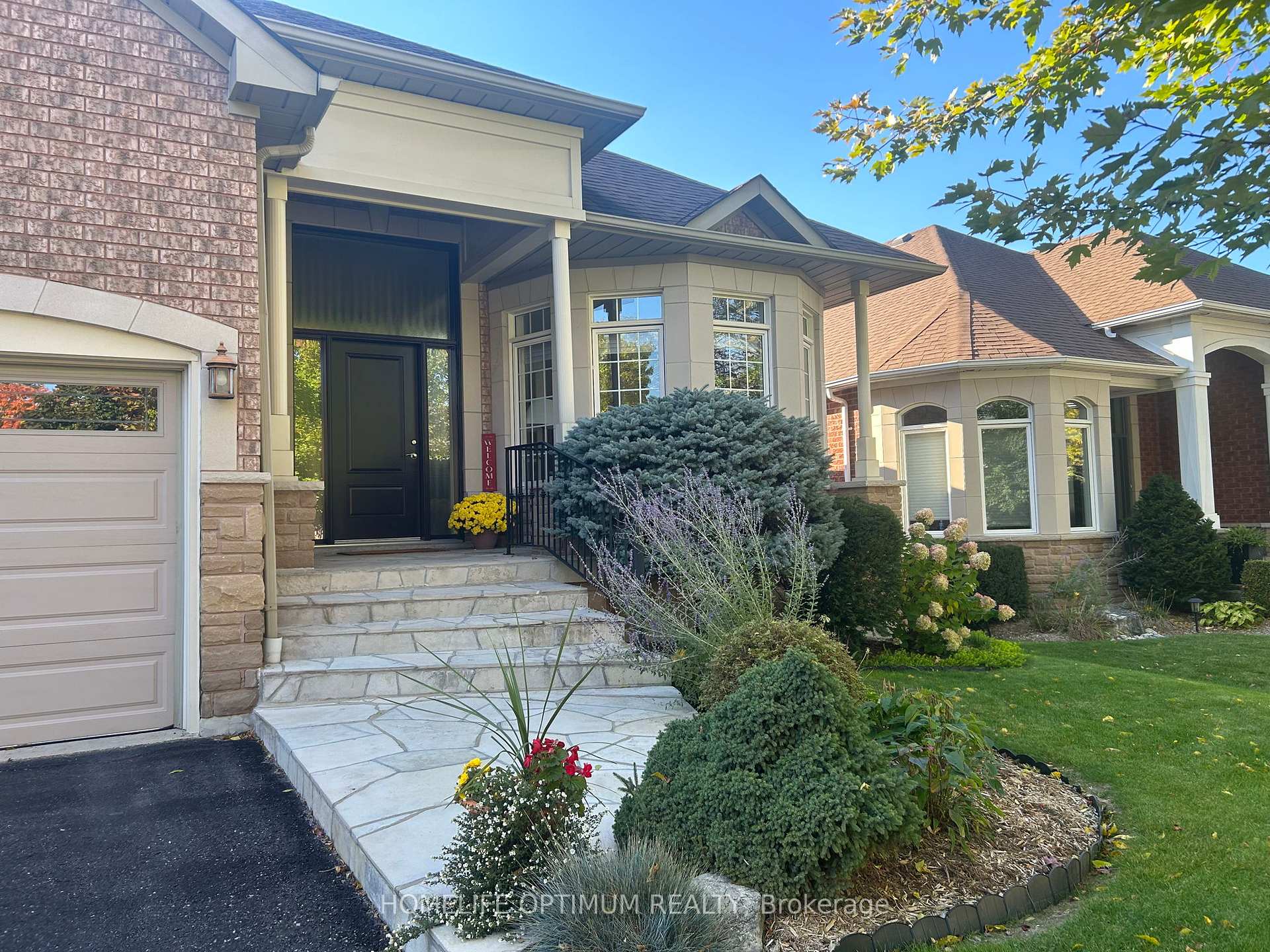 Photo 6 of 30 Benville Crescent E, Aurora, Aurora Estates — HOMEH