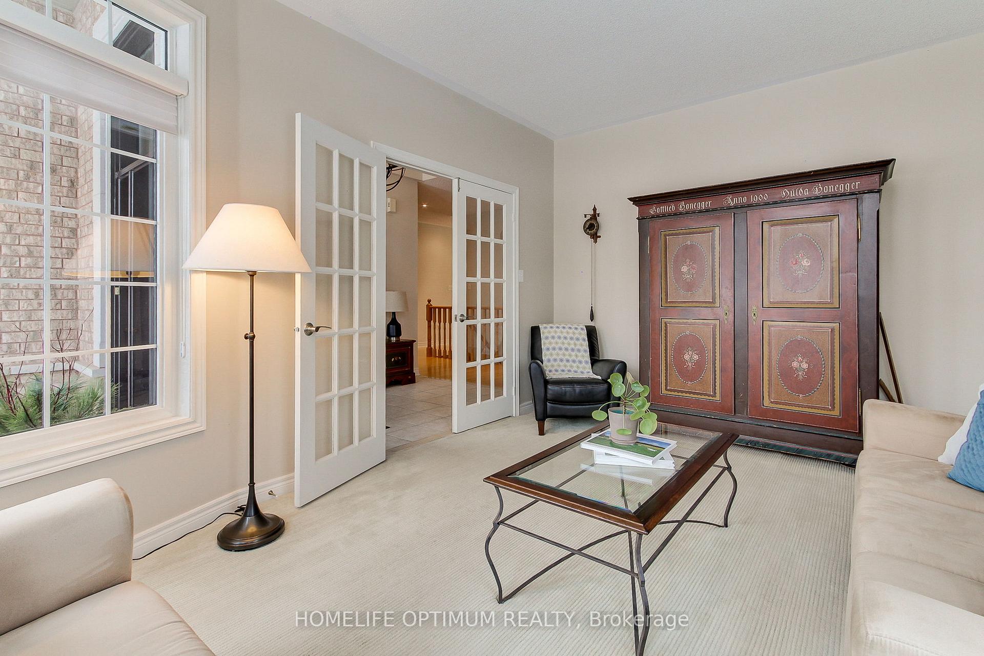 Photo 5 of 30 Benville Crescent E, Aurora, Aurora Estates — HOMEH