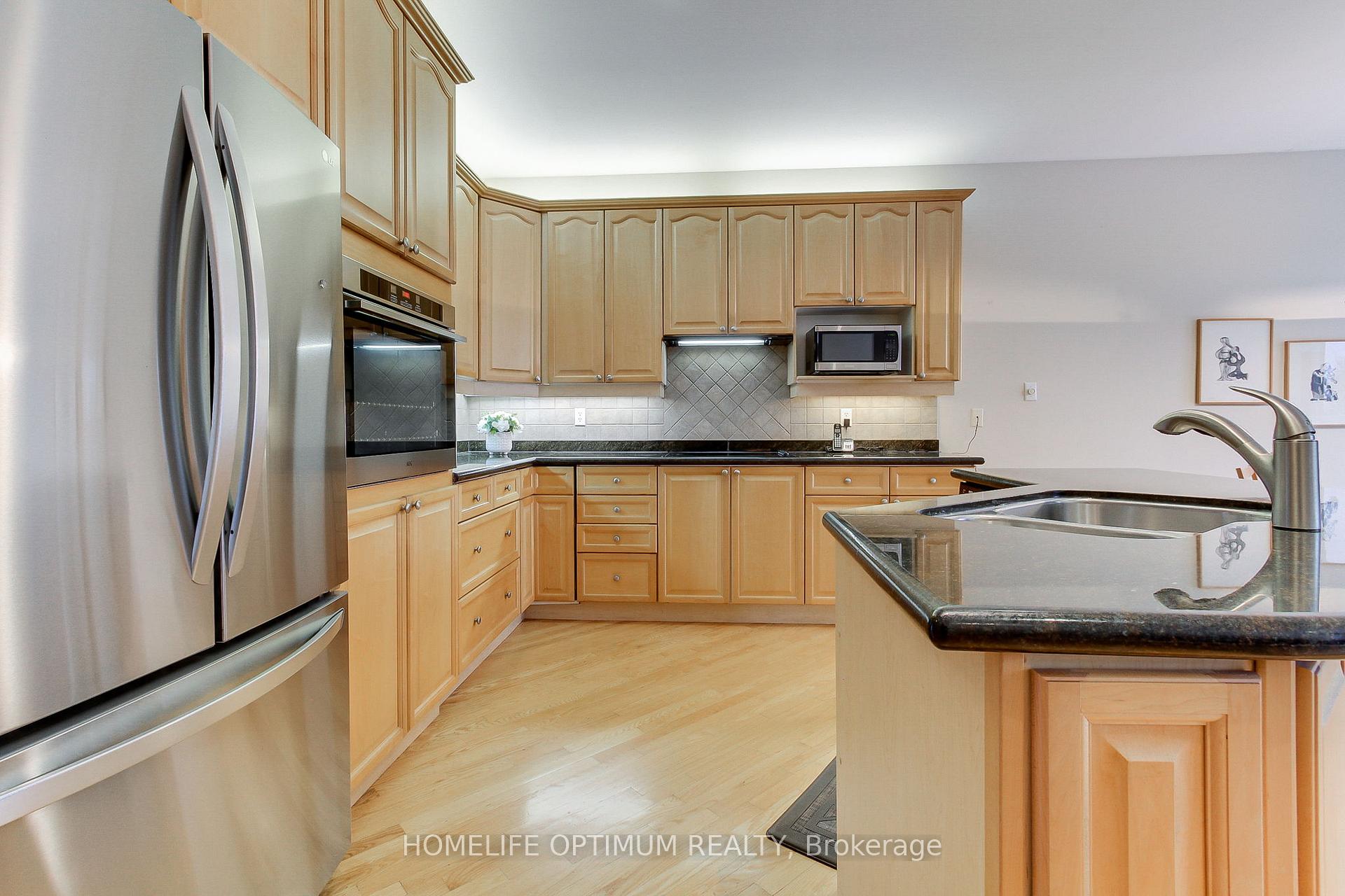 Photo 14 of 30 Benville Crescent E, Aurora, Aurora Estates — HOMEH