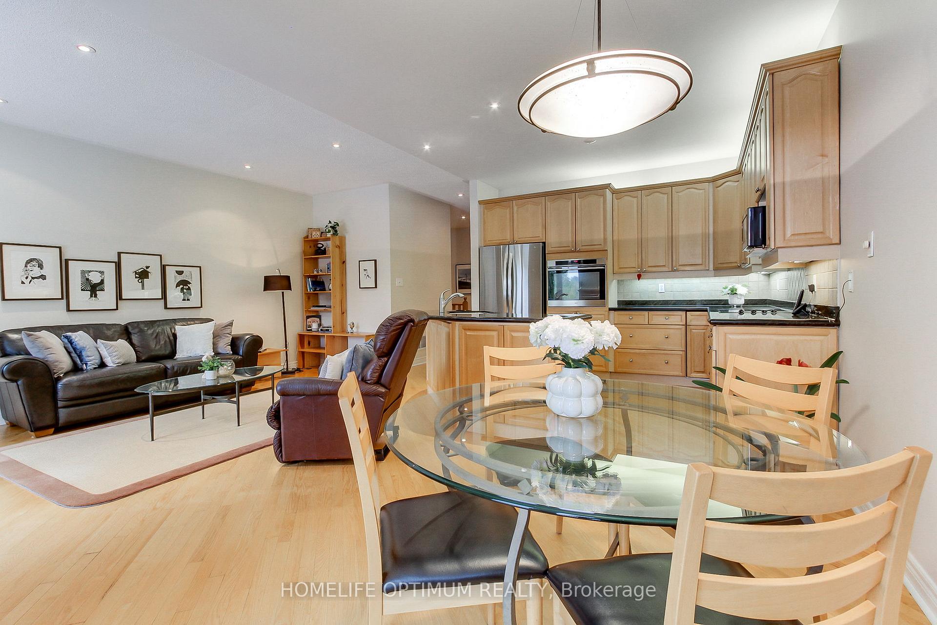 Photo 15 of 30 Benville Crescent E, Aurora, Aurora Estates — HOMEH