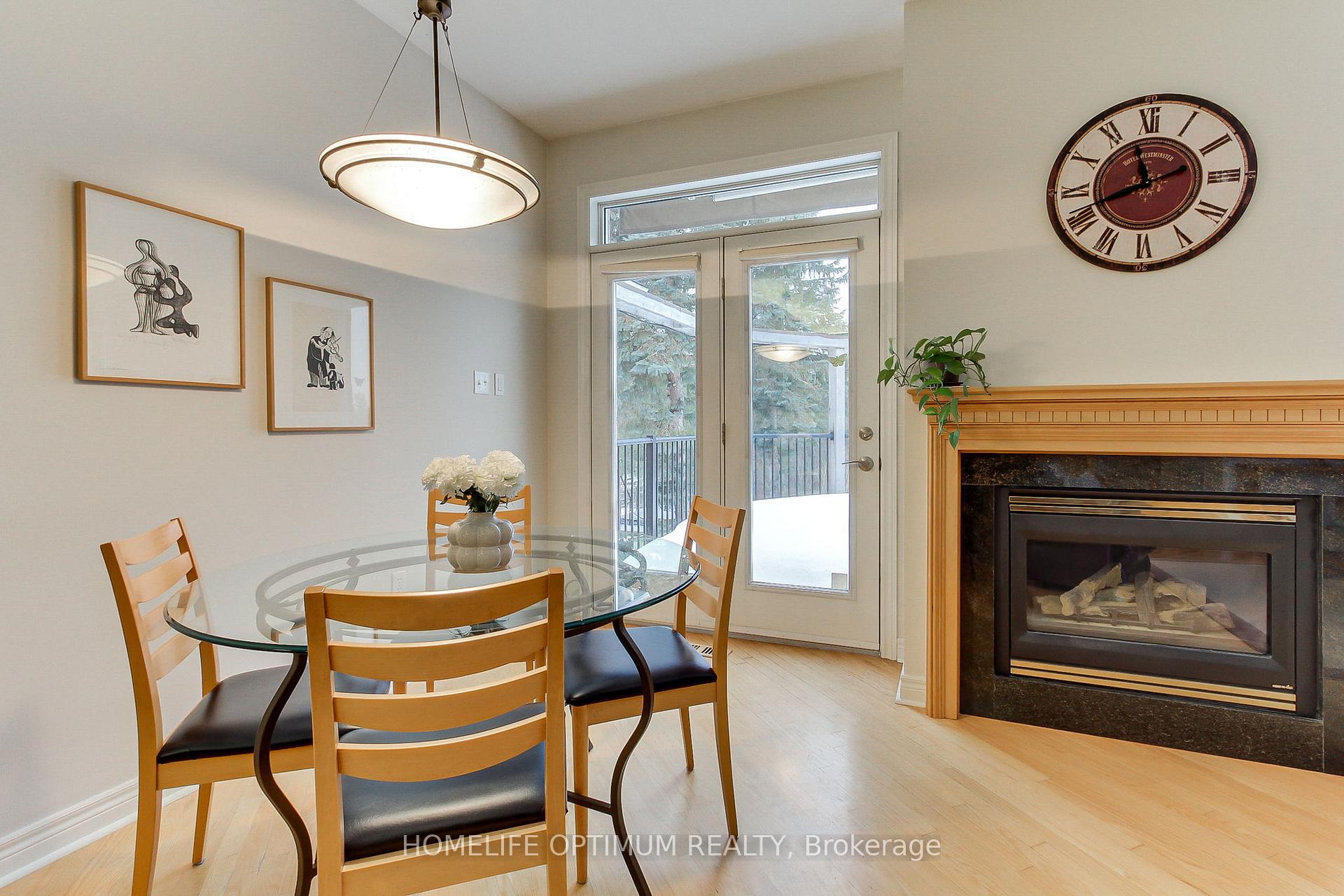 Photo 16 of 30 Benville Crescent E, Aurora, Aurora Estates — HOMEH